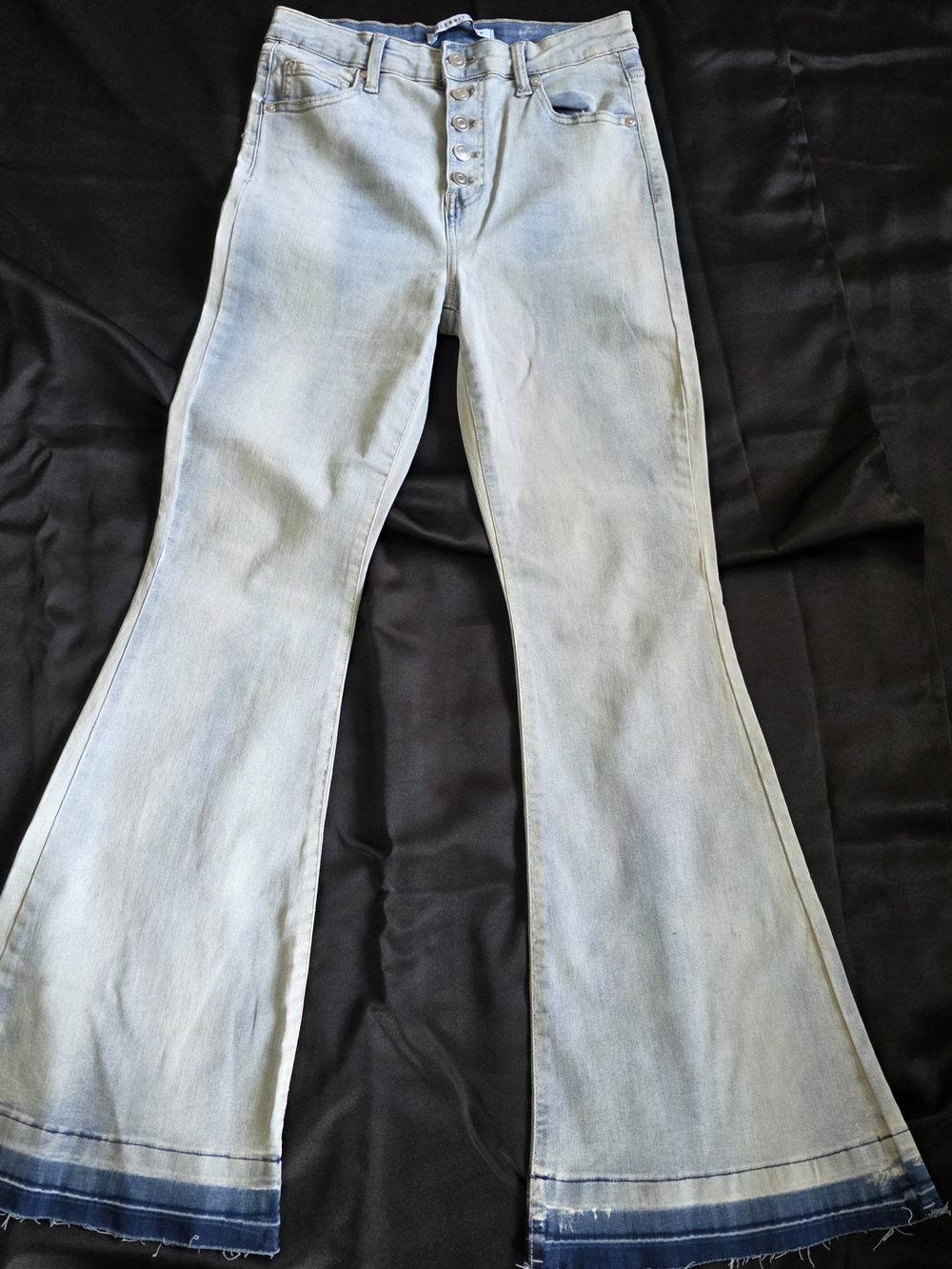 Light Wash Flared Women’s Jeans with Button Fly